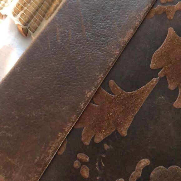 Levenger  Made in Italy large rustic leather embossed journal blank pages brown - Picture 8 of 8